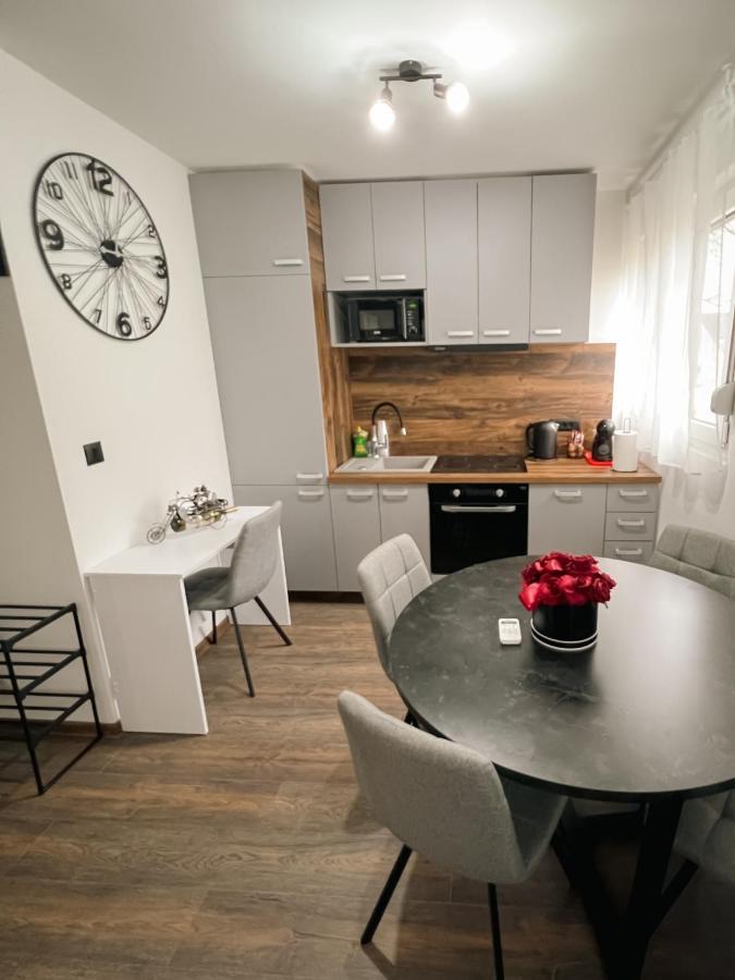 Vinkovci 1 Apartment Bagian luar foto